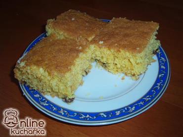 ukázka receptu Jemný mrkvový koláč (s kokosovou moučkou a rozinkami)